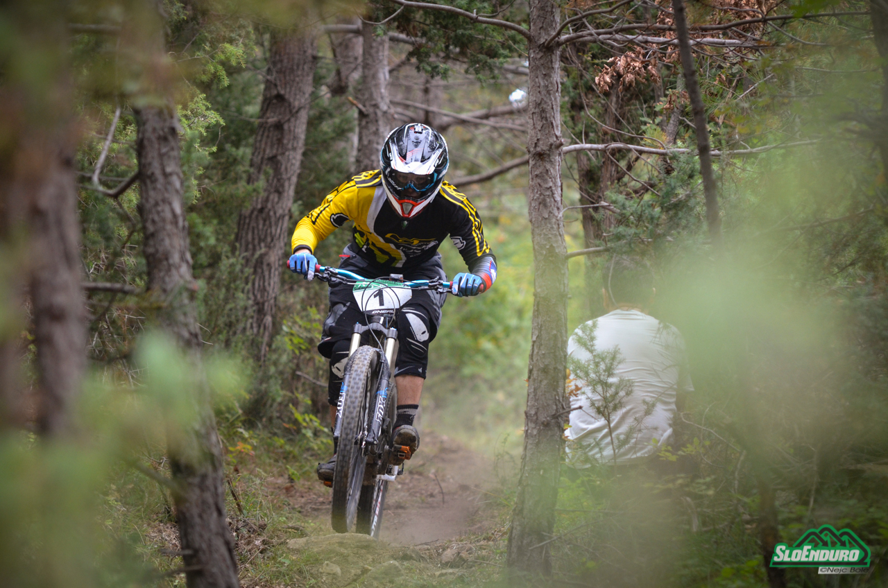 Kristijan Medvešček je znova ugnal konkurenco in prišel do skupnega zmagoslavja v seriji SloEnduro