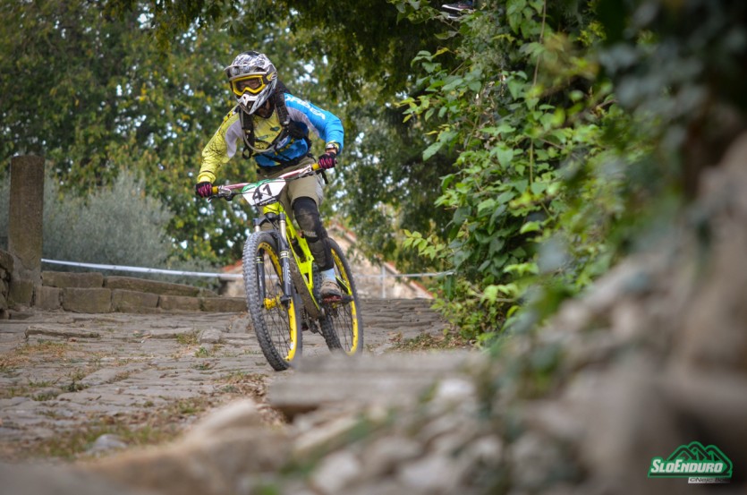 Nina Rupnik je uspešno pripeljala sezono do konca  in se izborila skupno zmago v seriji.