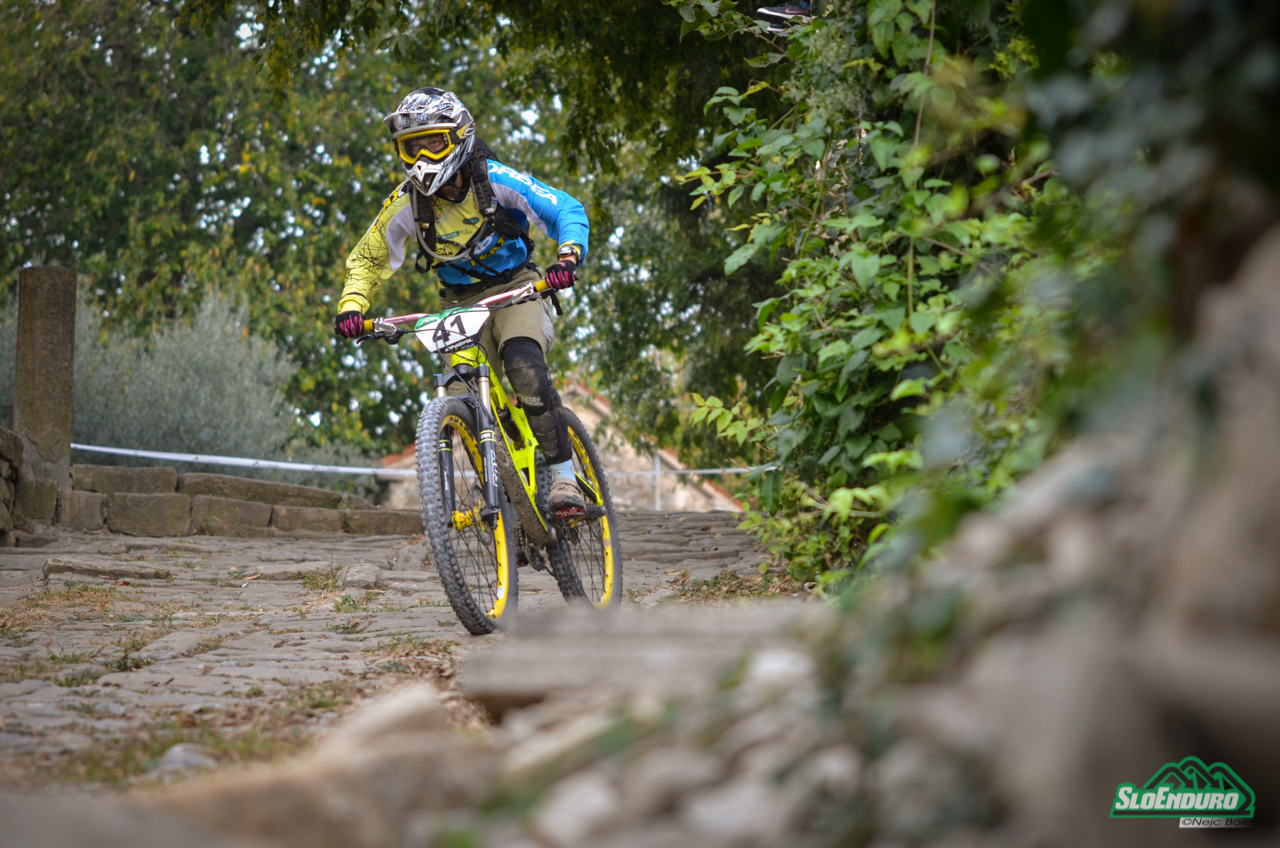 Nina Rupnik je uspešno pripeljala sezono do konca  in se izborila skupno zmago v seriji.